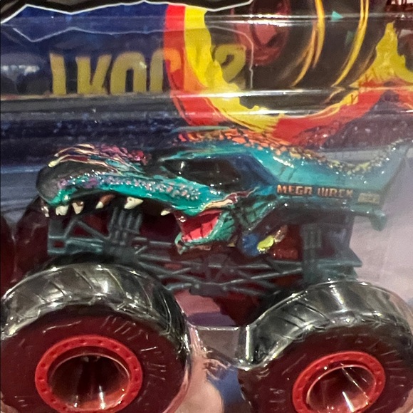 Hot Wheels Monster Trucks HW Tiger Shark & Mega-Wrex - Picture 5 of 6